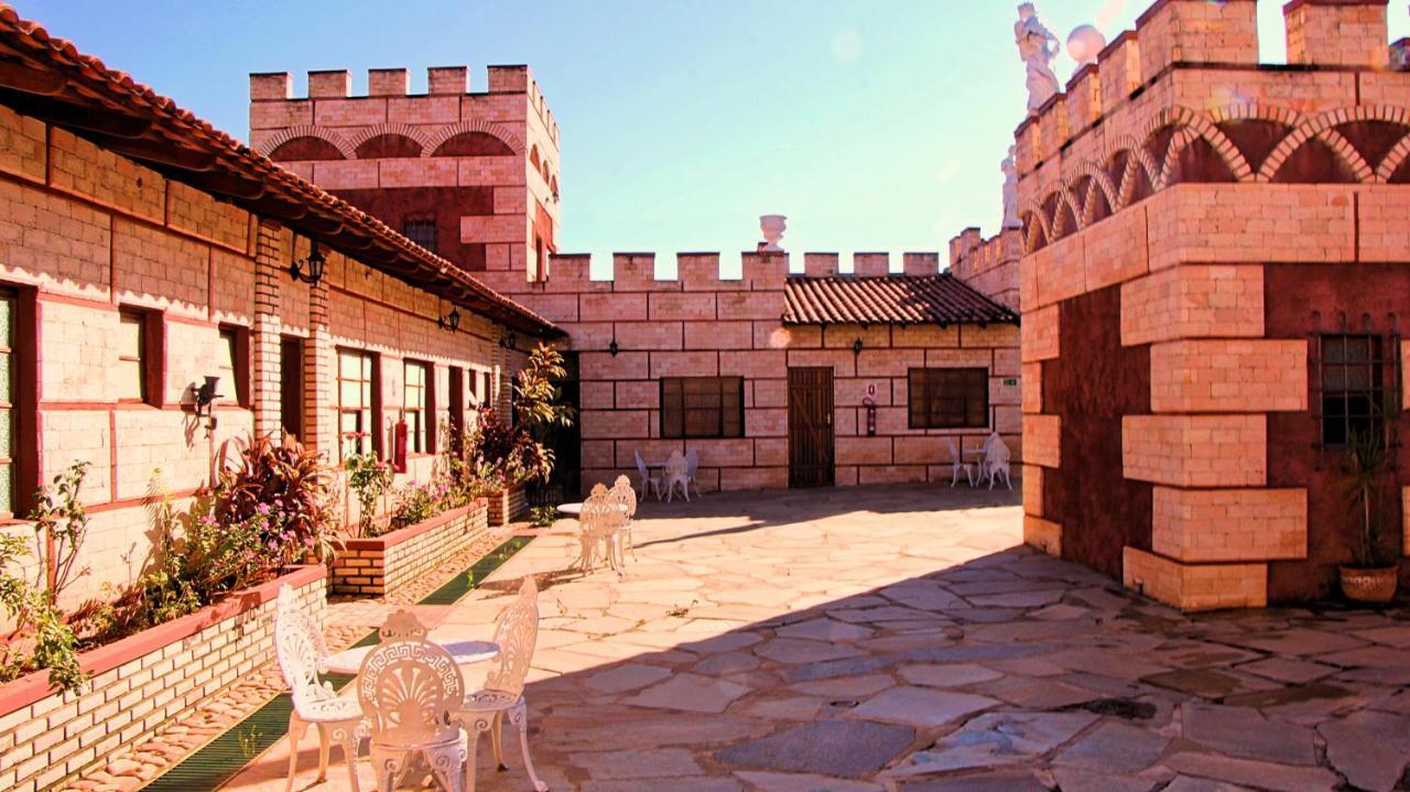 Pousada Al Castello Di Giulietta E Romeo Pirenopolis Ngoại thất bức ảnh